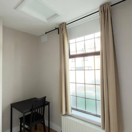 The House - Stylish 3br House, Free Parking, Close To Croke Park, Minutes From Center Dublin
