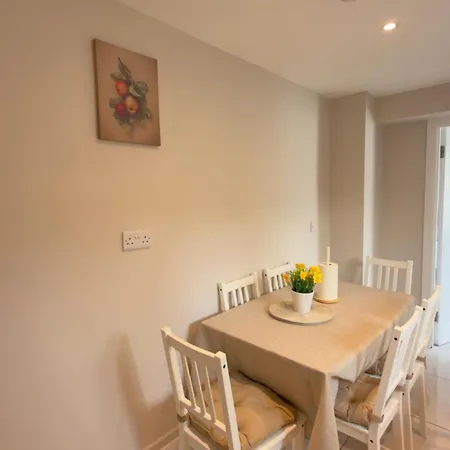 Apartment The House - Stylish 3br House, Free Parking, Close To Croke Park, Minutes From Center