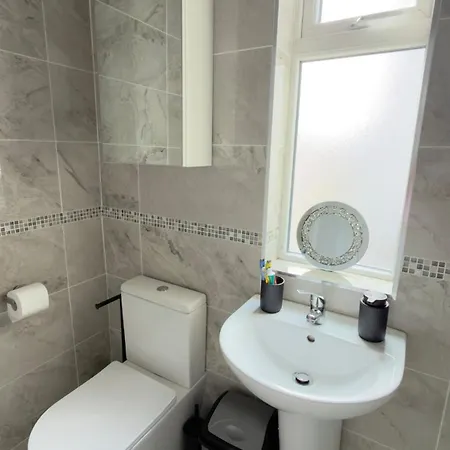 The House - Stylish 3br House, Free Parking, Close To Croke Park, Minutes From Center Apartment *