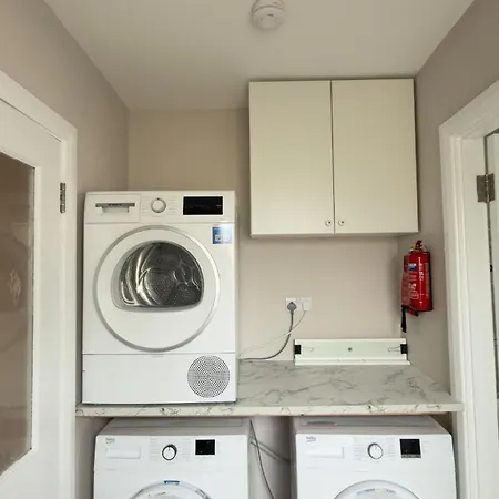 The House - Stylish 3br House, Free Parking, Close To Croke Park, Minutes From Center Dublin