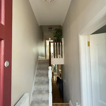 Apartment The House - Stylish 3br House, Free Parking, Close To Croke Park, Minutes From Center *